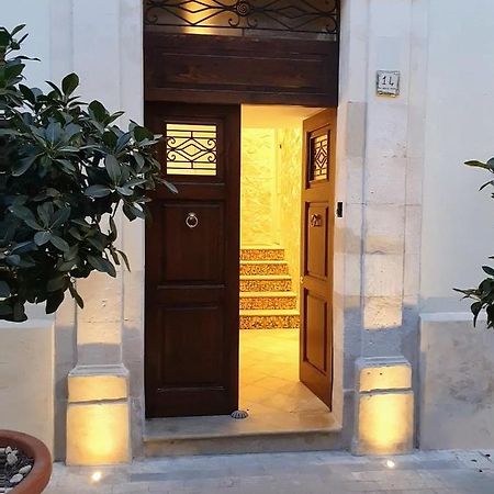 Palazzo Giufa Apartment Syracuse ภายนอก รูปภาพ